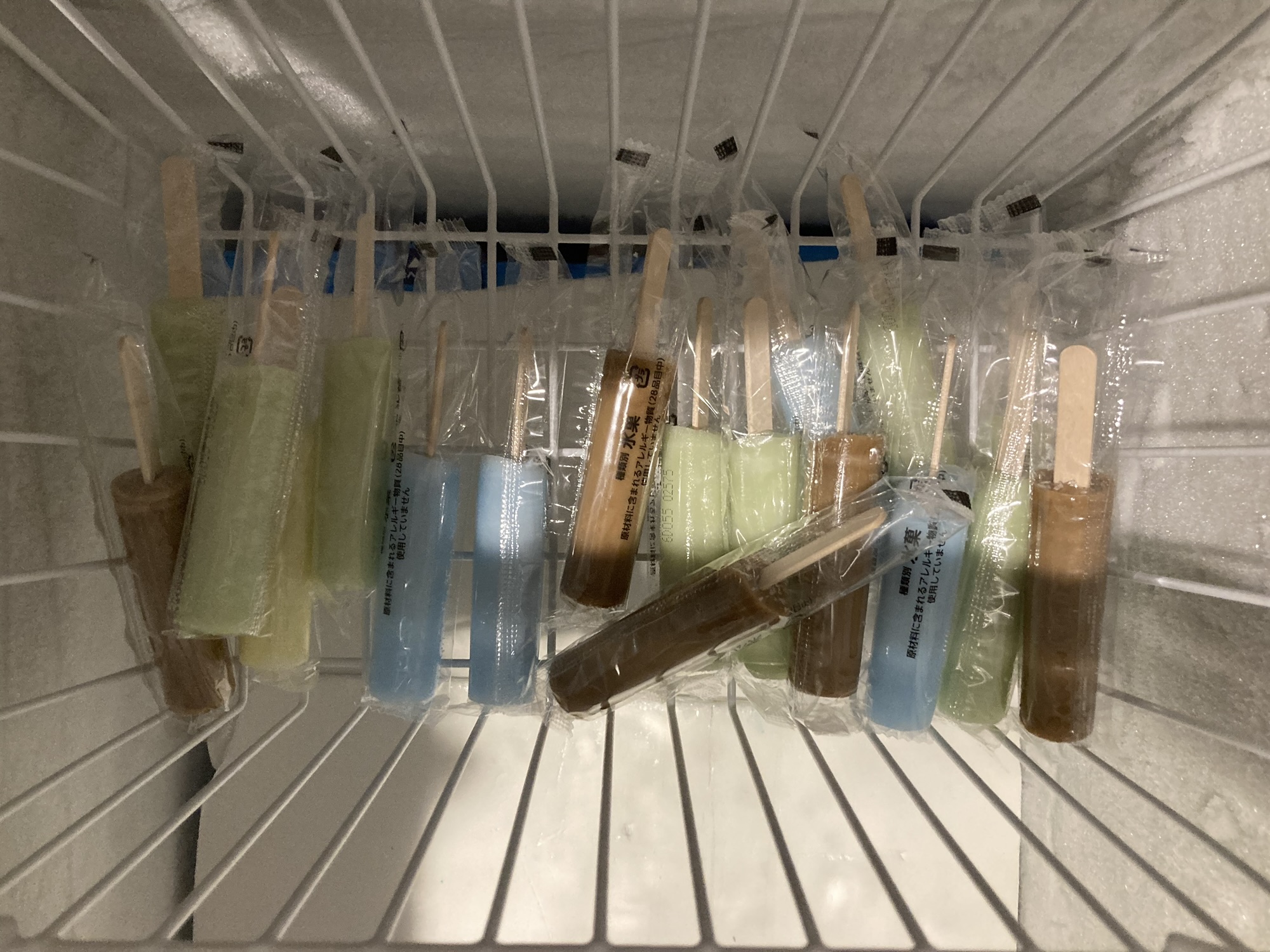 湯上がりアイスの冷凍庫内のアイス 湯上がりアイスの冷凍庫の中身