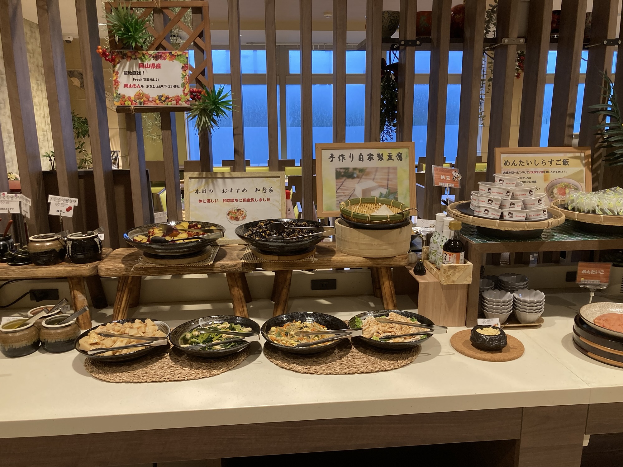 たびのホテル倉敷水島のレストランで提供される岡山名物料理